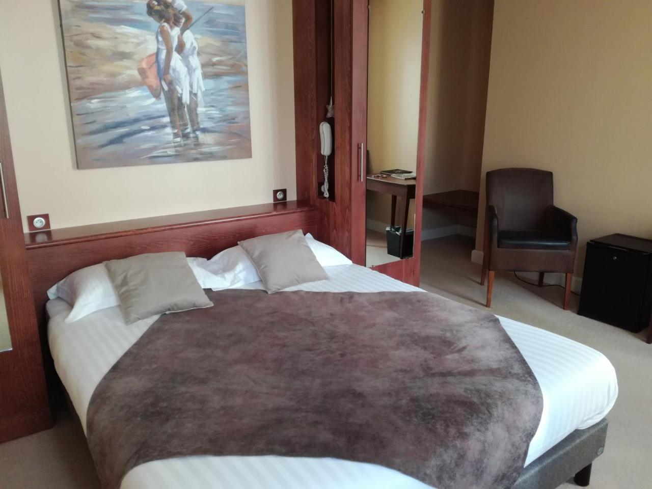 Logis Hotel Le Moulin De Chalons Le Gua  Luaran gambar